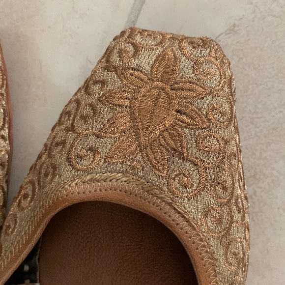 Shoes - Picture 3 of 3